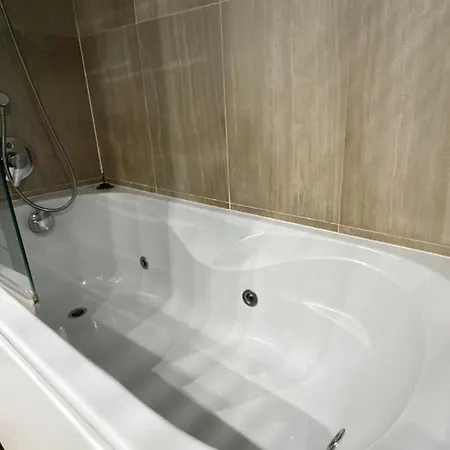 Exclusive 2 Bedroom 아파트
